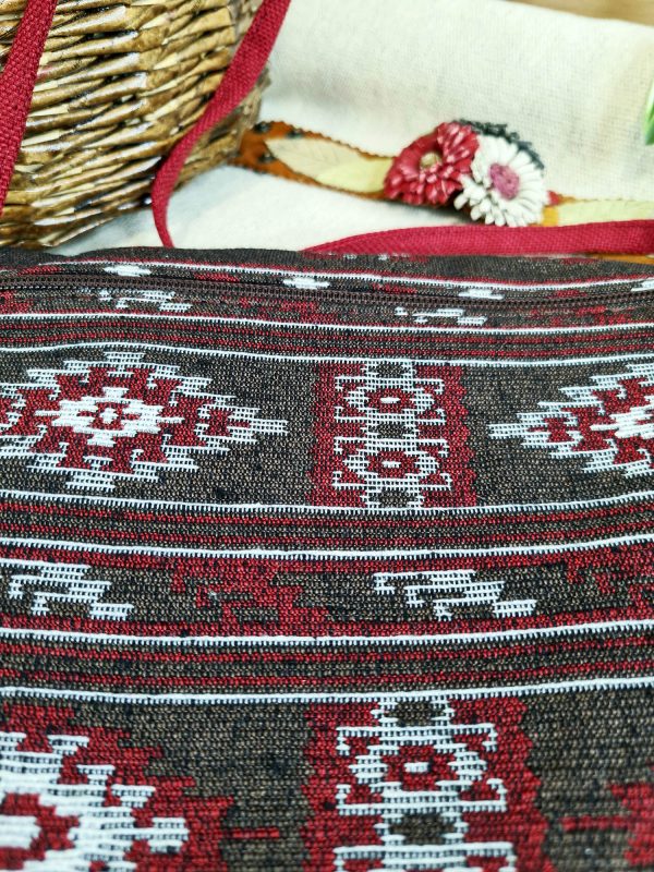 Маленька сумочка в етностилі з національним орнаментом
