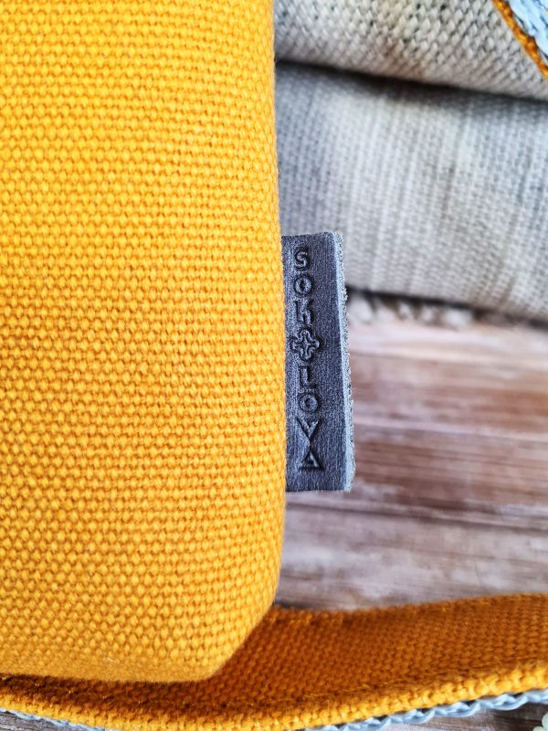 Жовта сумочка з вишивкою "Символи перемоги"