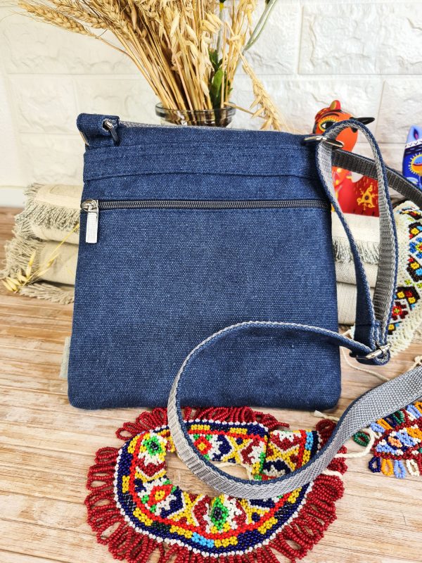 Синя сумочка з вишивкою "Символи перемоги"