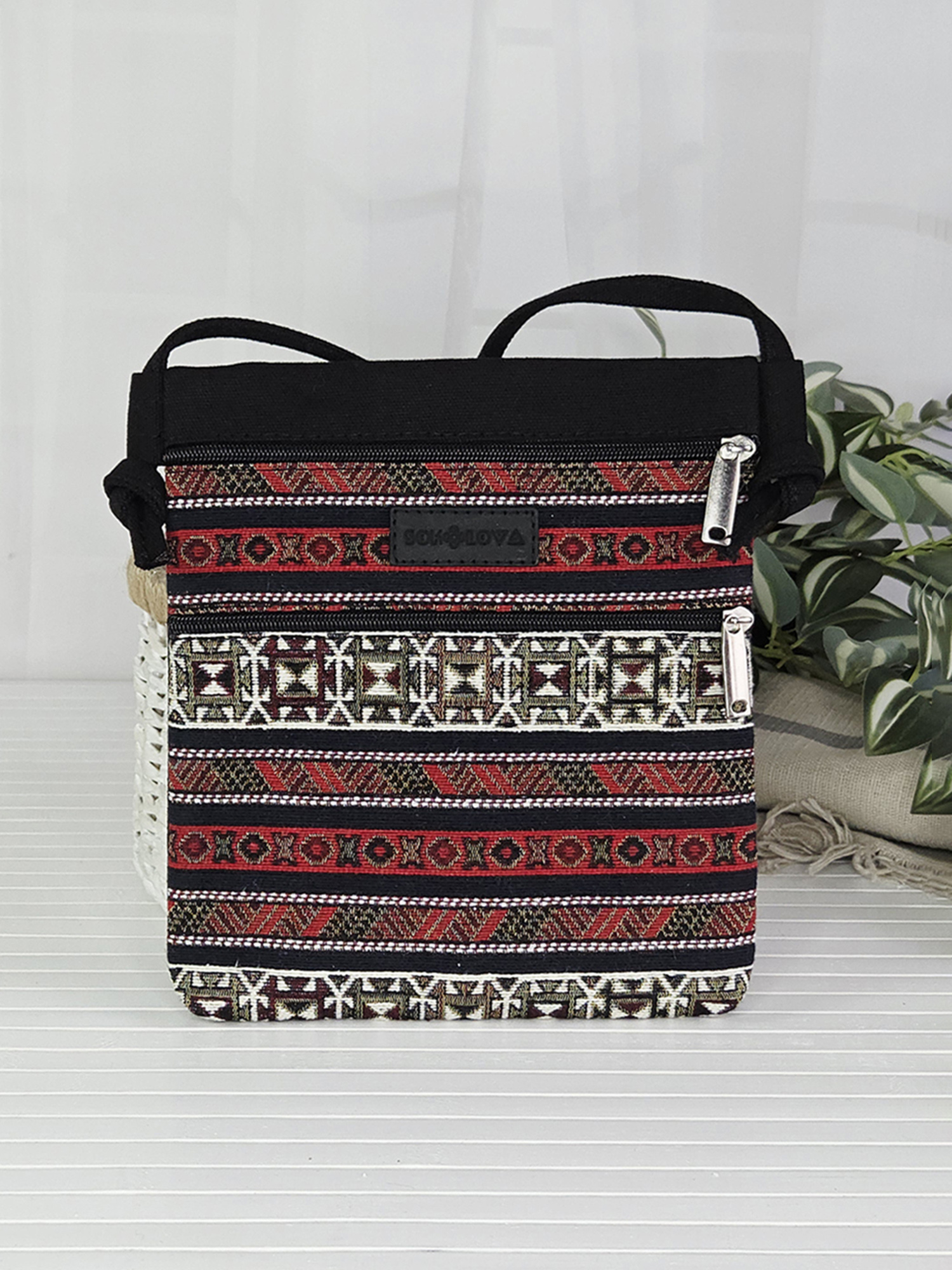 Сумка з гобелена з червоним орнаментом