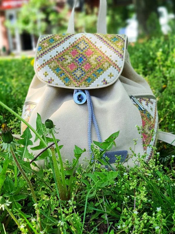Рюкзак жіночий з золотистим декором
